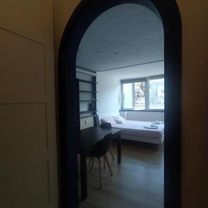 Deluxe Studio